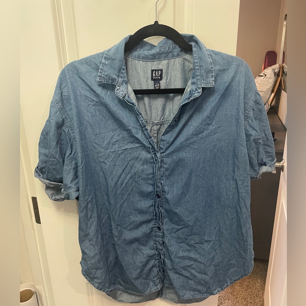 Gap chambray button down top